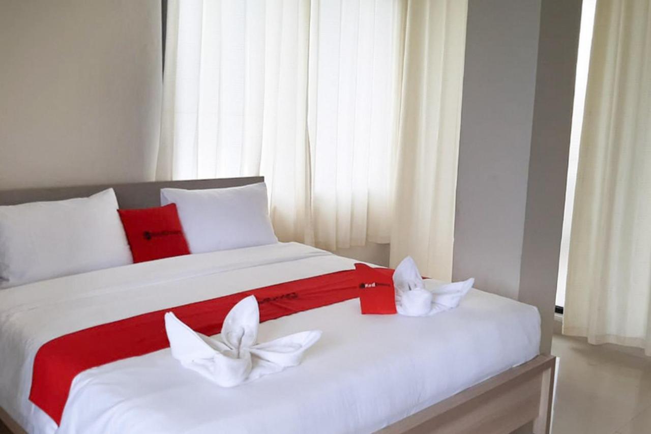 Reddoorz Plus @ Bitung City Center Luaran gambar