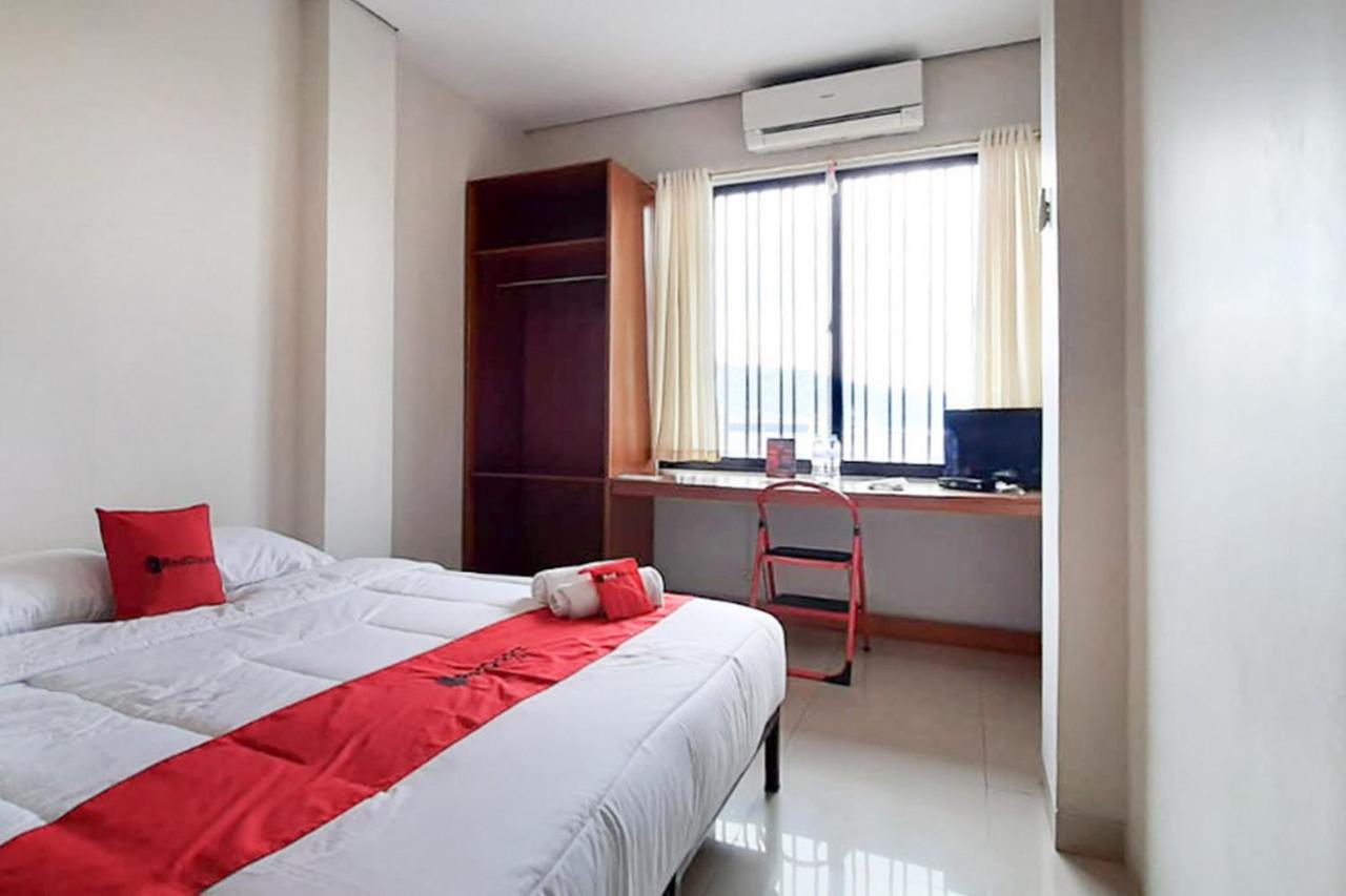 Reddoorz Plus @ Bitung City Center Luaran gambar