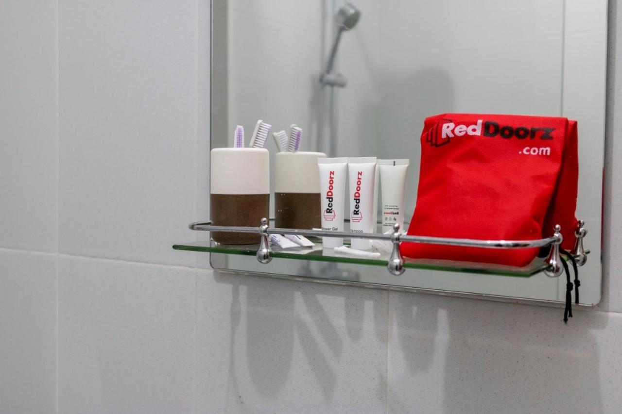Reddoorz Plus @ Bitung City Center Luaran gambar
